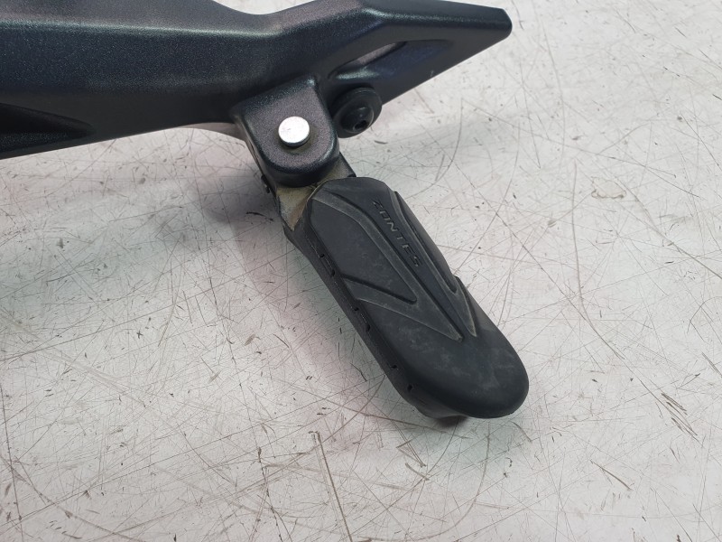 Recambio de estribera izquierda para zontes motorcycles zt125 -u referencia OEM IAM 1032112-016051  