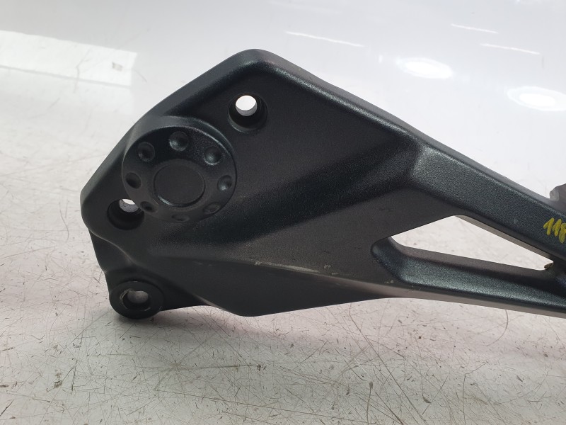 Recambio de estribera izquierda para zontes motorcycles zt125 -u referencia OEM IAM 1032112-016051  