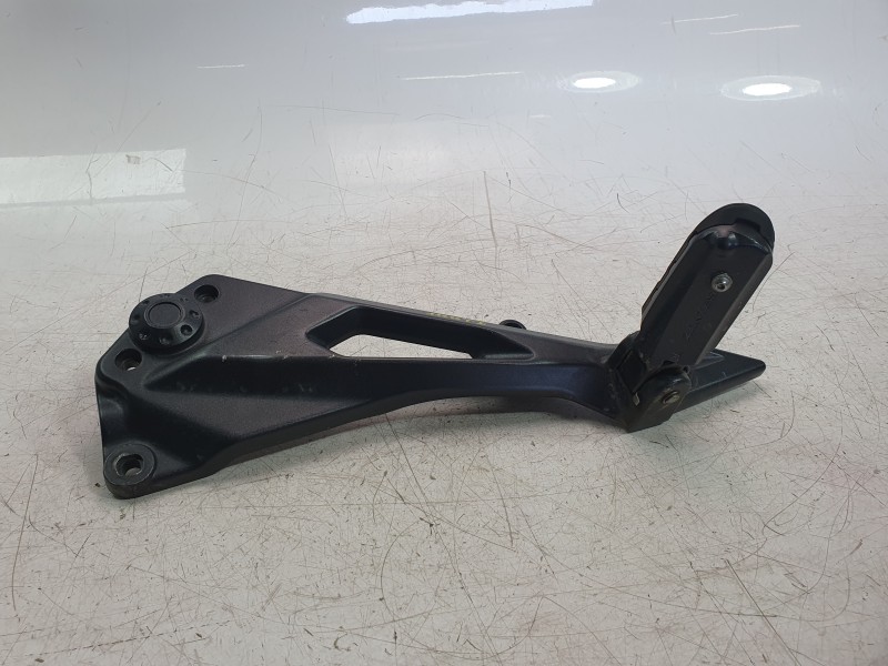 Recambio de estribera izquierda para zontes motorcycles zt125 -u referencia OEM IAM 1032112-016051  