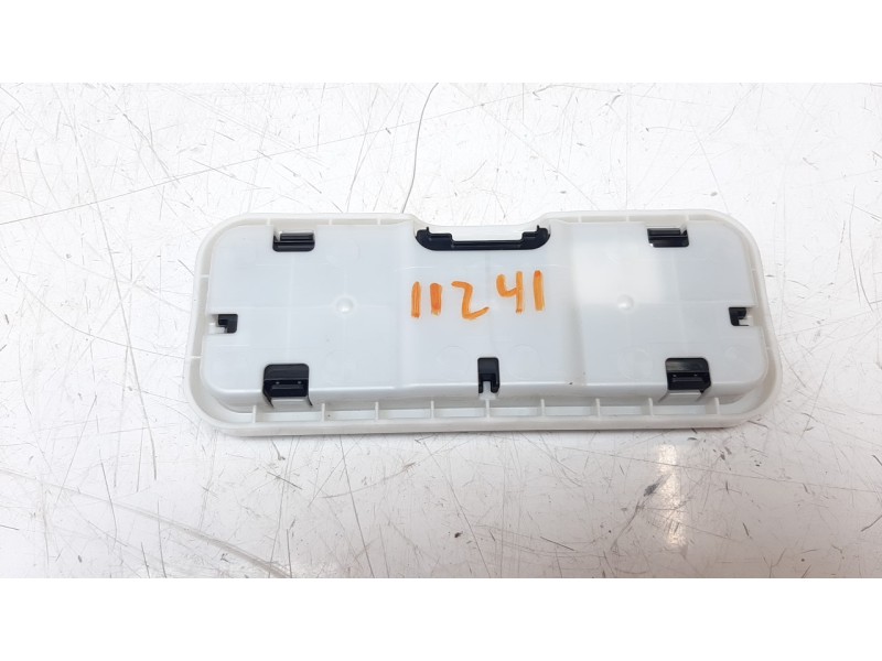 Recambio de luz interior para mazda 3 berlina (bp) referencia OEM IAM BCJH021E28  