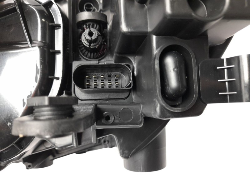 Recambio de faro derecho para seat ibiza (6j5) referencia OEM IAM 6J1941022E  10121310001/11852208/901006J/ST0364813