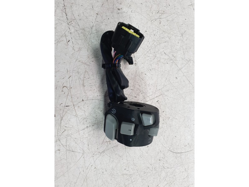 Recambio de piña luces derecha para zontes motorcycles zt125 -u referencia OEM IAM 1184200184000  