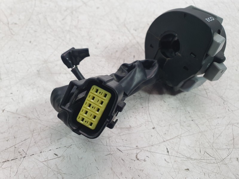 Recambio de piña luces derecha para zontes motorcycles zt125 -u referencia OEM IAM 1184200184000  