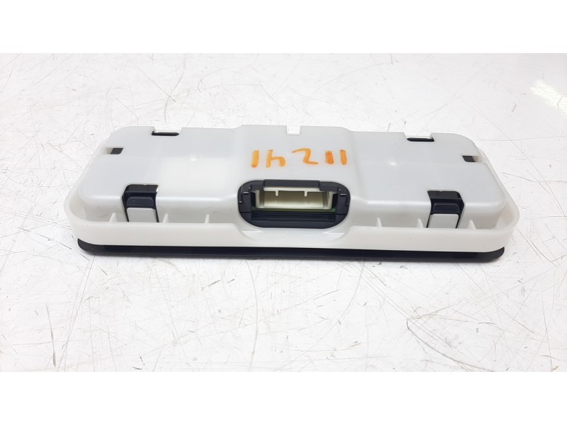 Recambio de luz interior para mazda 3 berlina (bp) referencia OEM IAM BCJH021E28  