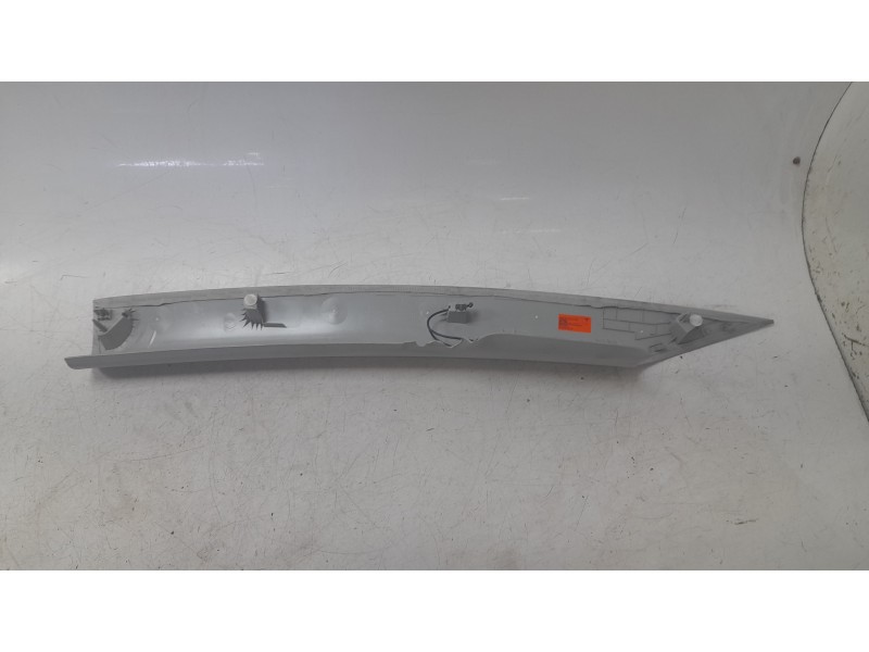 Recambio de moldura para tesla model 3 ev referencia OEM IAM 152731701H  