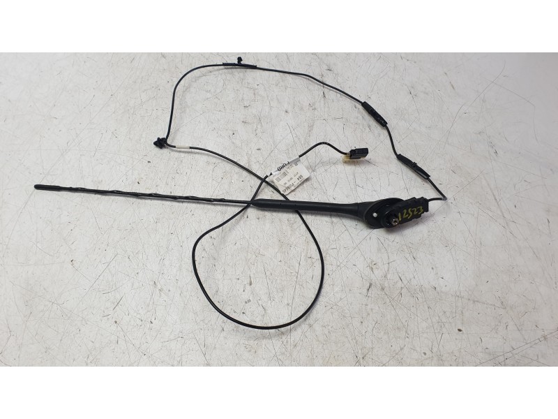 Recambio de antena para ford transit connect v408 furgoneta/monovolumen 1.5 ecoblue referencia OEM IAM KT1T18812AAC  