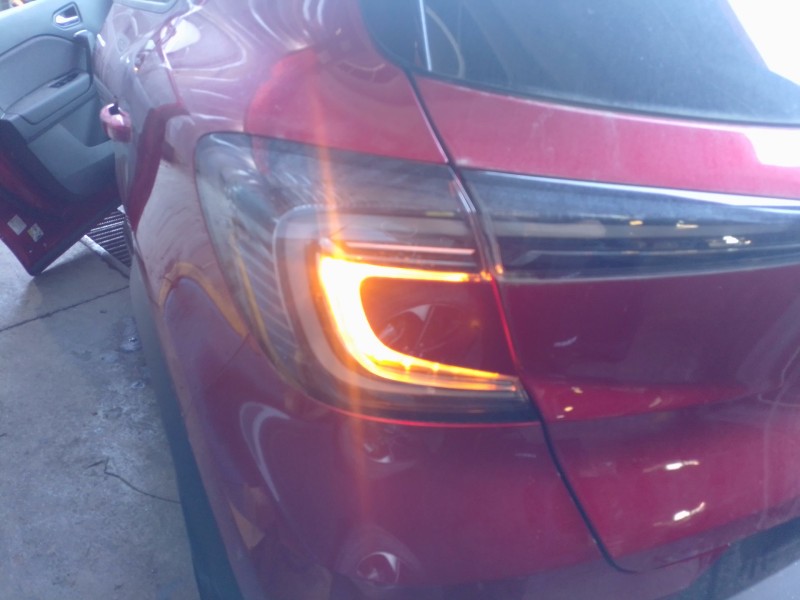 Recambio de piloto trasero izquierdo para renault captur e-tech hybrid referencia OEM IAM   