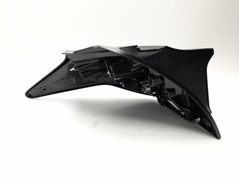 Recambio de piloto trasero derecho para toyota yaris (_p21_, _pa1_, _ph1_) 1.5 hybrid (mxph10) referencia OEM IAM 81551K0040  