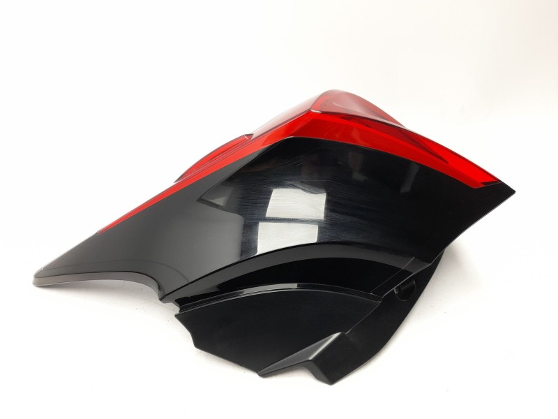 Recambio de piloto trasero derecho para toyota yaris (_p21_, _pa1_, _ph1_) 1.5 hybrid (mxph10) referencia OEM IAM 81551K0040  