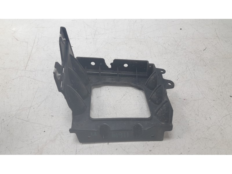 Recambio de soporte paragolpes trasero izquierdo para ford mustang convertible gt referencia OEM IAM FR3B17E851AD  