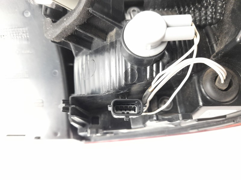 Recambio de piloto trasero izquierdo para renault clio v (b7_) 1.0 lpg (b7mt) referencia OEM IAM 265551035R  103F18140771/160185
