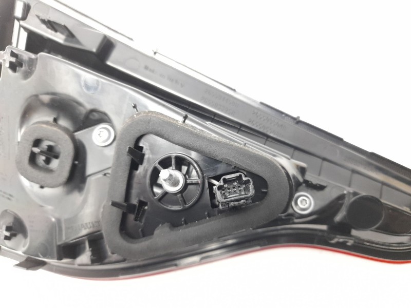 Recambio de piloto trasero derecho interior para renault clio v (b7_) 1.0 lpg (b7mt) referencia OEM IAM 265503304R  