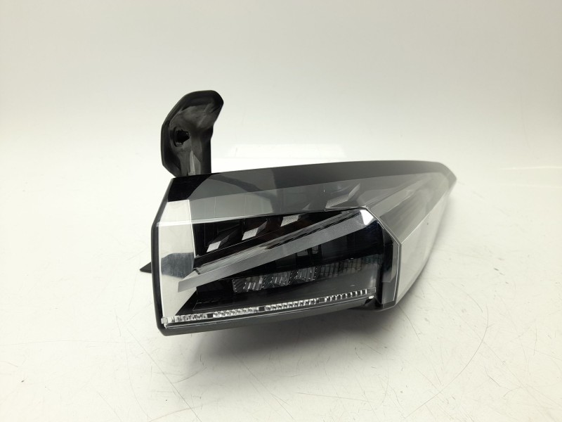 Recambio de piloto trasero derecho para peugeot 408 ii (fp_, f3_, fm_) puretech 130 referencia OEM IAM 9835299380  