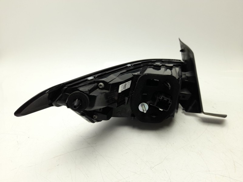 Recambio de piloto trasero derecho para peugeot 408 ii (fp_, f3_, fm_) puretech 130 referencia OEM IAM 9835299380  