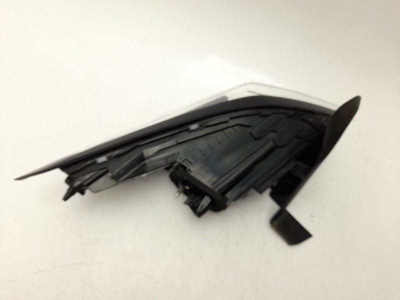 Recambio de piloto trasero derecho para peugeot 408 ii (fp_, f3_, fm_) puretech 130 referencia OEM IAM 9835299380  