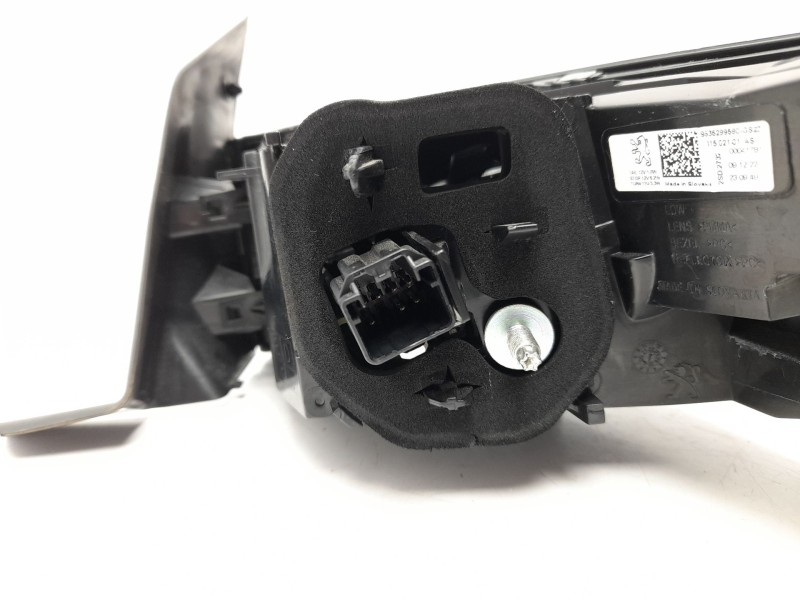 Recambio de piloto trasero izquierdo para peugeot 408 ii (fp_, f3_, fm_) puretech 130 referencia OEM IAM 9835299580  