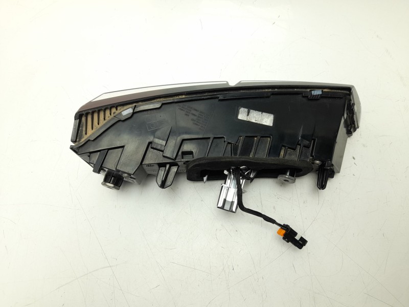 Recambio de piloto trasero derecho interior para peugeot 408 ii (fp_, f3_, fm_) puretech 130 referencia OEM IAM 9835300380  