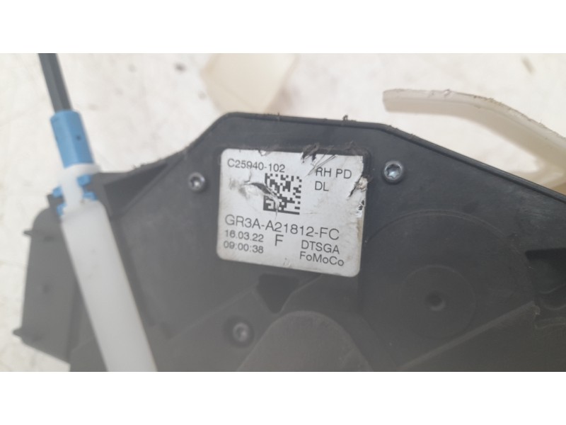Recambio de cerradura puerta delantera derecha para ford mustang convertible gt referencia OEM IAM GR3AA21812FC  
