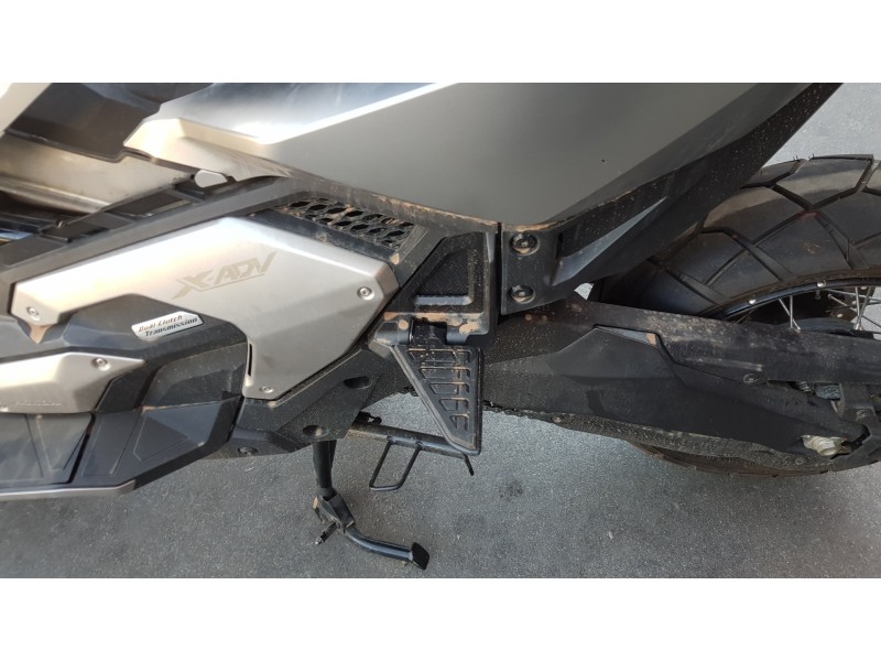 Recambio de estribo para honda x-adv referencia OEM IAM 50712MKTD00ZA  
