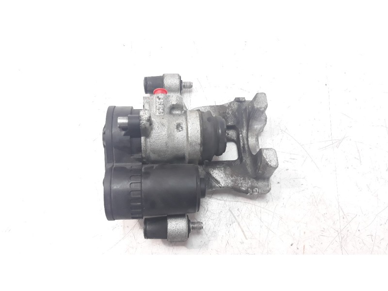 Recambio de pinza de freno trasera derecha para mazda 3 berlina (bp) referencia OEM IAM BCKA26980B  
