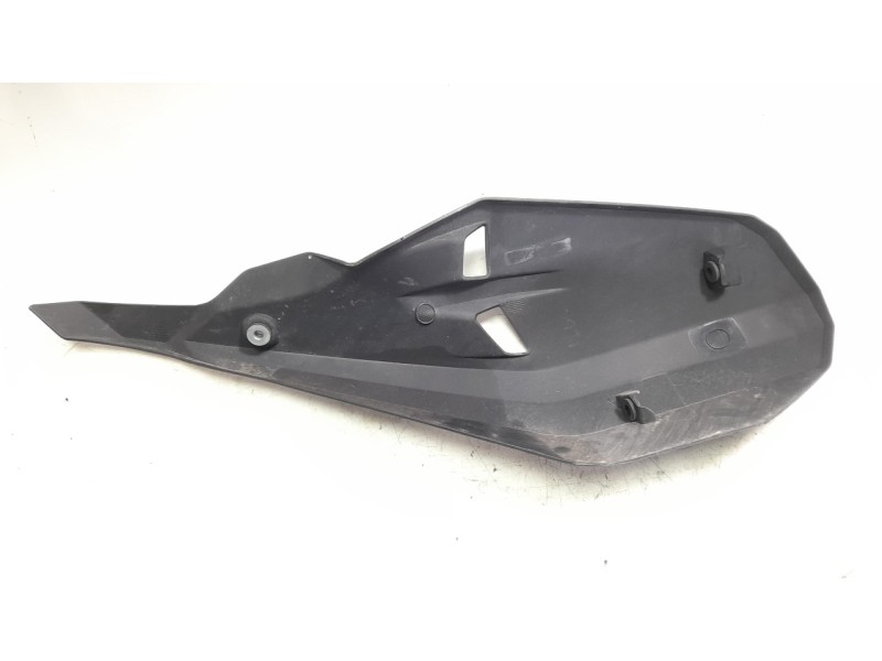 Recambio de moldura para bmw c c 400 x referencia OEM IAM 46639467909  