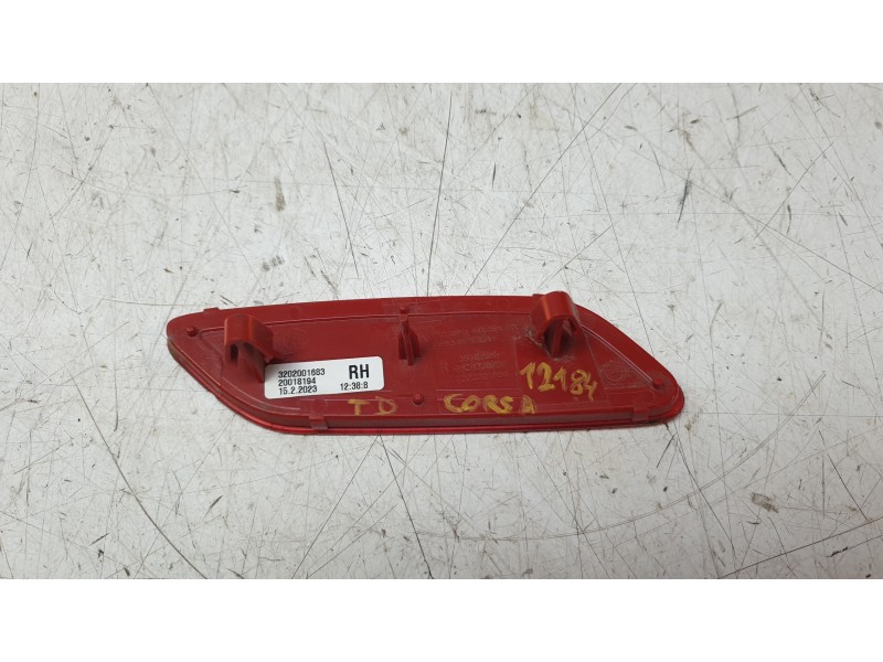 Recambio de piloto trasero derecho paragolpes para opel corsa f (p2jo) 1.2 (68) referencia OEM IAM 3202001683  