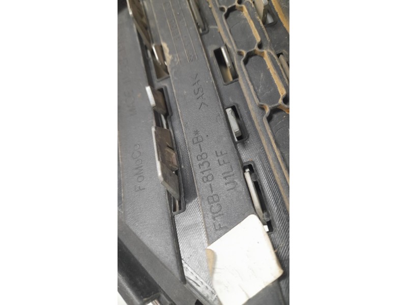 Recambio de rejilla delantera para ford c-max (ceu) business edition referencia OEM IAM F1CBR8200B / F1CB8138B  