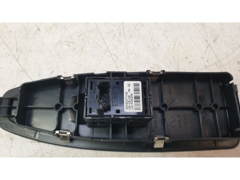Recambio de mando elevalunas delantero derecho para bmw x1 (f48) sdrive 18 d referencia OEM IAM 61319208107  
