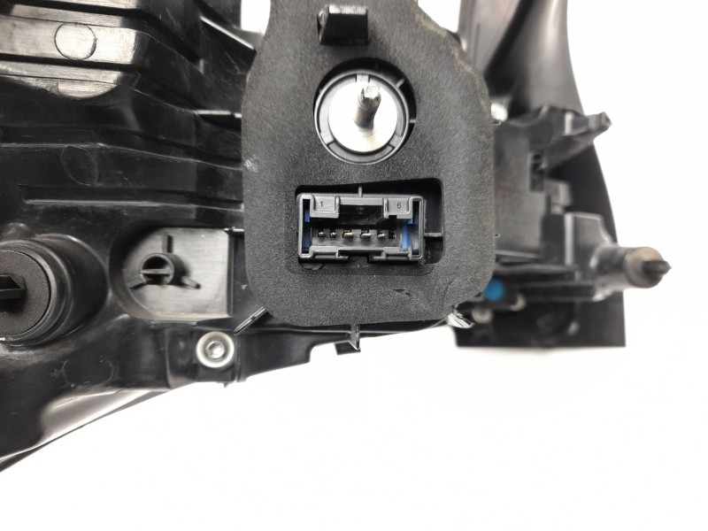 Recambio de piloto trasero derecho para citroën c4 x 1.2 hybrid 136 136 ch gasolina/eléctrico (2024) referencia OEM IAM 98585601