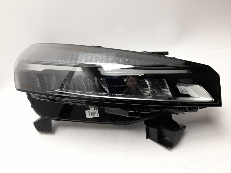 Recambio de faro derecho para mitsubishi colt referencia OEM IAM 260103507R  