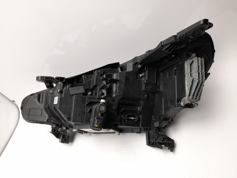 Recambio de faro derecho para mitsubishi colt referencia OEM IAM 260103507R  