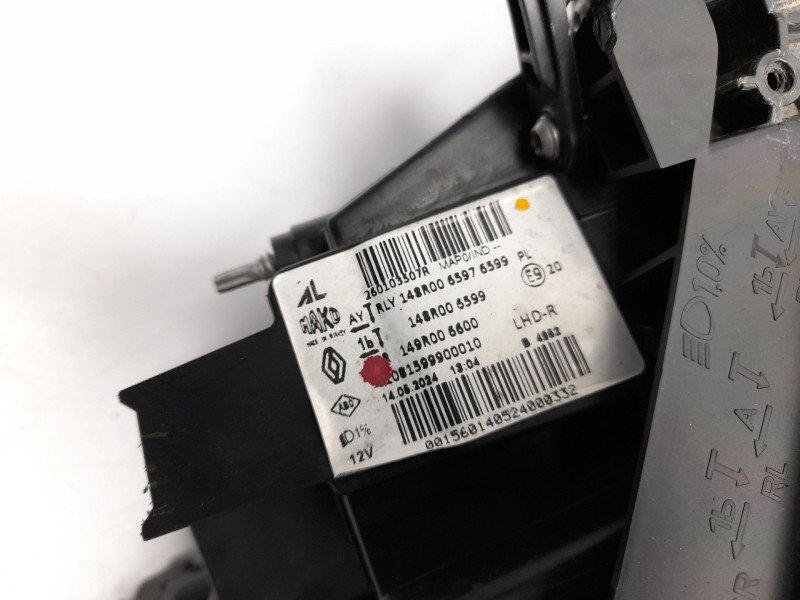 Recambio de faro derecho para mitsubishi colt referencia OEM IAM 260103507R  