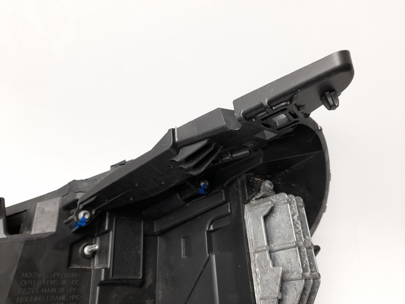 Recambio de faro derecho para mitsubishi colt referencia OEM IAM 260103507R  