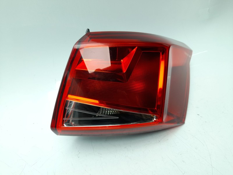 Recambio de piloto trasero derecho para seat arona (kj7, kjp) 1.0 tsi referencia OEM IAM 6F9945096B LLM611 103F21381770/16854322