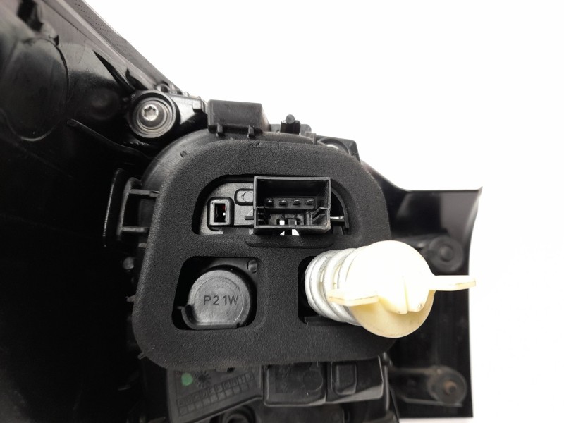 Recambio de piloto trasero derecho para seat arona (kj7, kjp) 1.0 tsi referencia OEM IAM 6F9945096B LLM611 103F21381770/16854322