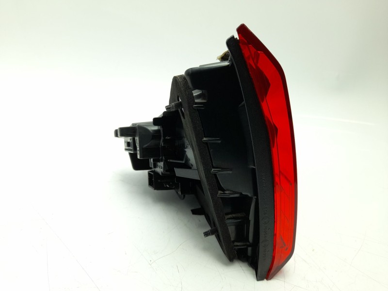 Recambio de piloto trasero izquierdo interior para seat arona (kj7, kjp) 1.0 tsi referencia OEM IAM 6F9945093D LLM622 