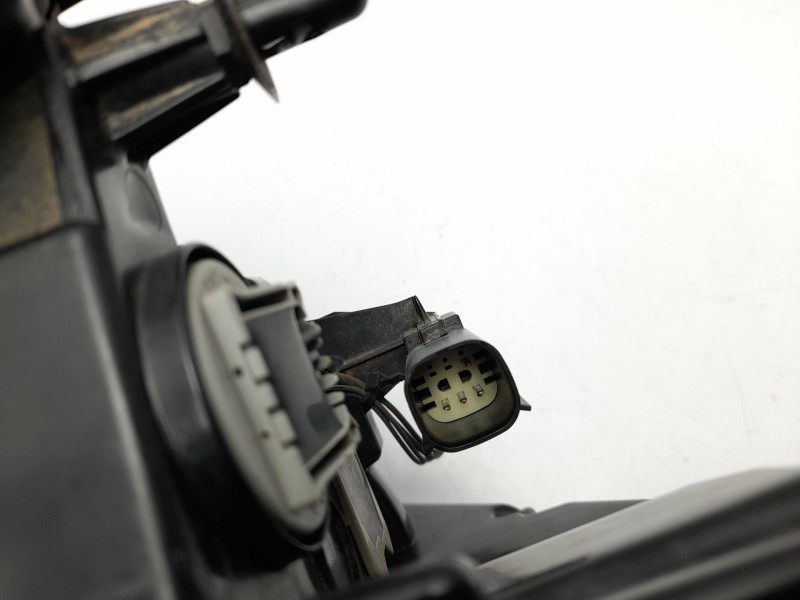 Recambio de piloto trasero derecho para ford kuga ii (dm2) 1.5 tdci referencia OEM IAM GV4113404AE  103F10701770/16018914/410053