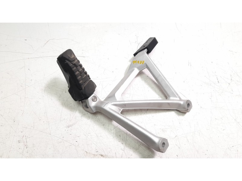 Recambio de estribos laterales para bmw r 1200 gs r 1200 gs referencia OEM IAM 46718529844  