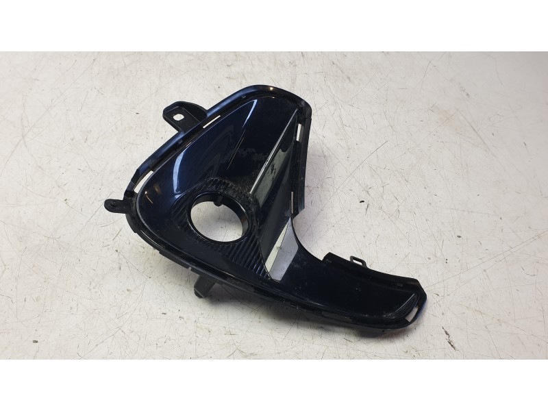 Recambio de moldura para toyota yaris (_p21_, _pa1_, _ph1_) 1.5 hybrid (mxph10) referencia OEM IAM 52113K0150  TY3322134/3781138