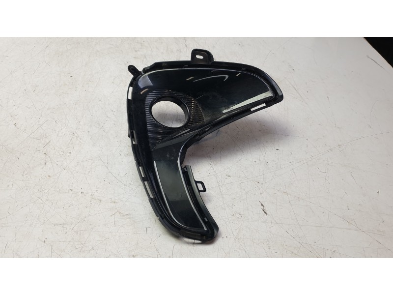 Recambio de moldura para toyota yaris (_p21_, _pa1_, _ph1_) 1.5 hybrid (mxph10) referencia OEM IAM 52113K0150  TY3322134/3781138