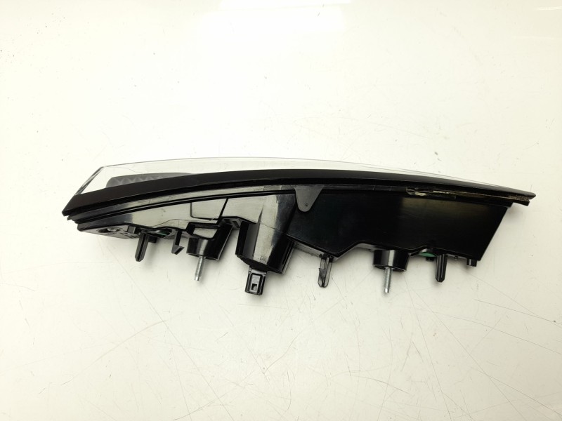 Recambio de piloto trasero derecho interior para renault captur e-tech hybrid referencia OEM IAM 265507490R  
