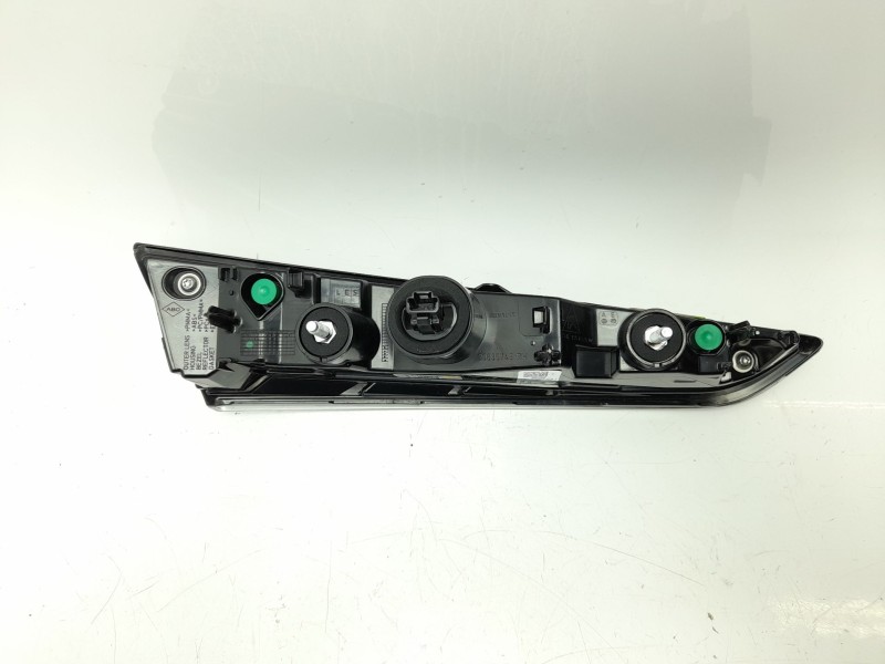 Recambio de piloto trasero derecho interior para renault captur e-tech hybrid referencia OEM IAM 265507490R  