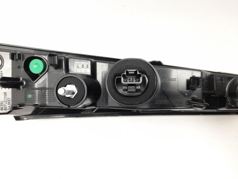 Recambio de piloto trasero derecho interior para renault captur e-tech hybrid referencia OEM IAM 265507490R  