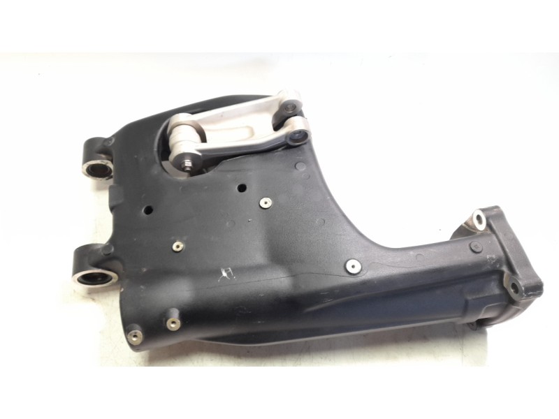 Recambio de basculante para triumph rocket 3 r referencia OEM IAM T2050547  