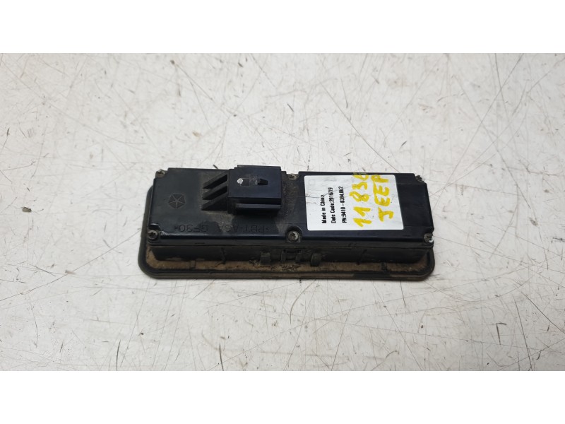 Recambio de maneta exterior maletero / porton para jeep cherokee limited 4wd referencia OEM IAM 4602751AA  