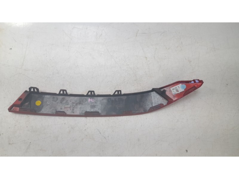 Recambio de moldura para renault captur e-tech hybrid referencia OEM IAM 623824081R  