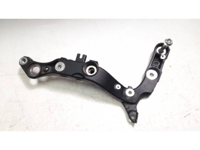 Recambio de subchasis trasero para triumph rocket 3 r referencia OEM IAM T2075724  