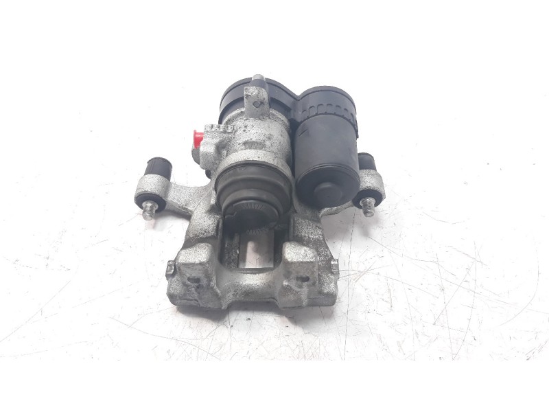 Recambio de pinza de freno trasera izquierda para mazda 3 berlina (bp) referencia OEM IAM BCKA26990B  