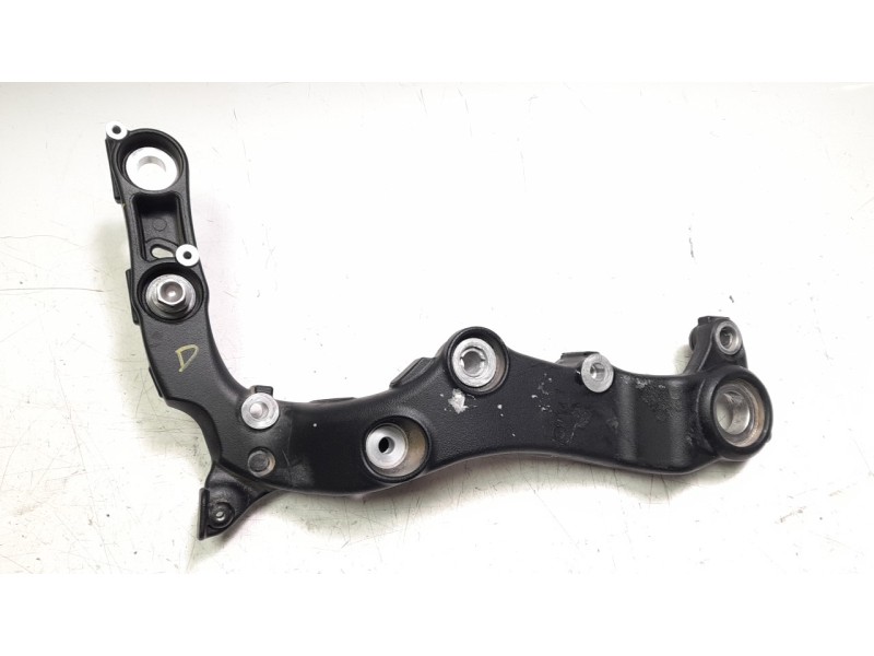 Recambio de subchasis trasero para triumph rocket 3 r referencia OEM IAM T2075713  