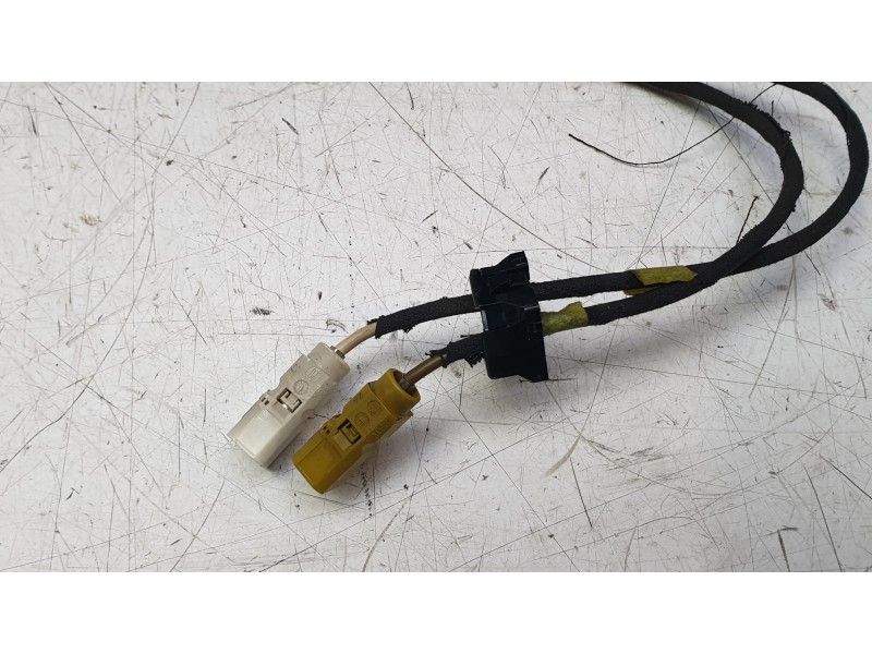 Recambio de antena para jeep cherokee limited 4wd referencia OEM IAM 6ZZ66AXRAA  